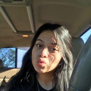 Meet your Posher, Daniela